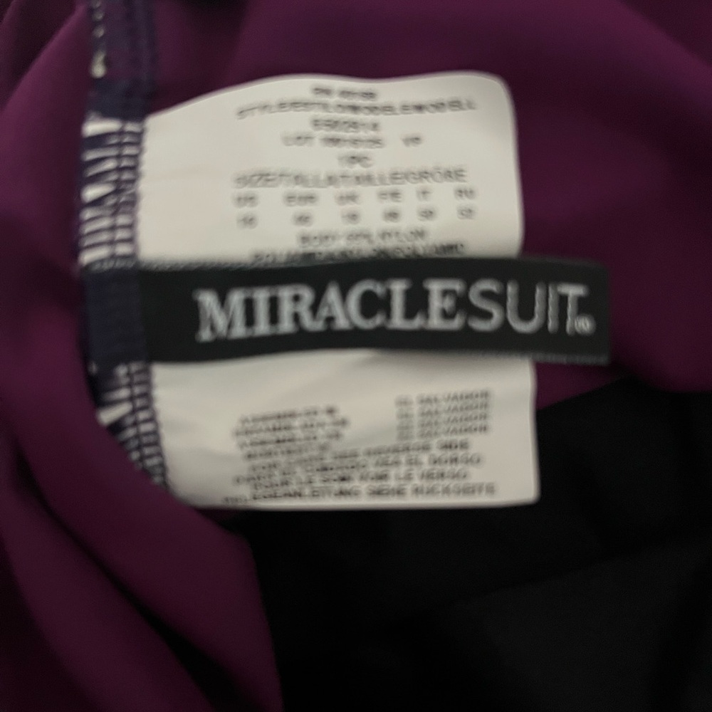 Miraclesuit One Piece - Picture 6 of 6